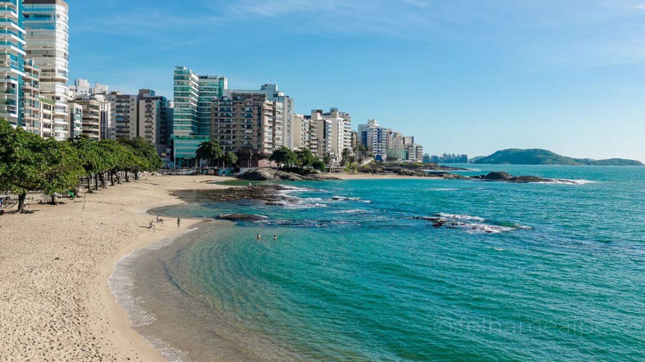 Guarapari, guia completo, praias, atrações, dicas, hotéis, turismo, Espírito Santo, Praia do Morro, Praia de Bacutia, moqueca capixaba, centro histórico, Aeroporto de Vitória, Rodovia do Sol, Convento da Penha