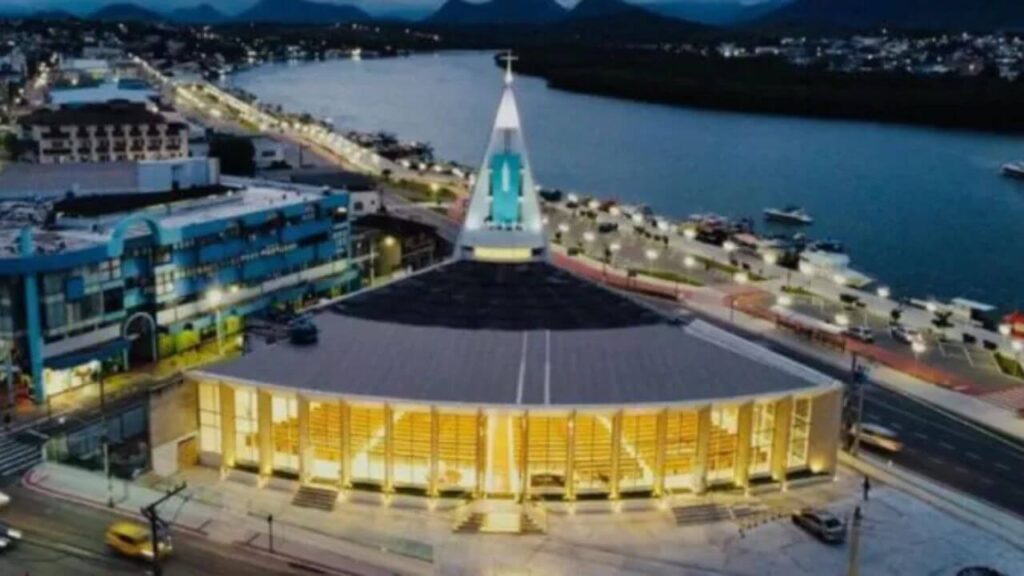 As Mais Belas Igrejas de Guarapari, Espírito Santo: Um Patrimônio Histórico e Cultural 1 As Mais Belas Igrejas de Guarapari, Espírito Santo Um Patrimônio Histórico e Cultural