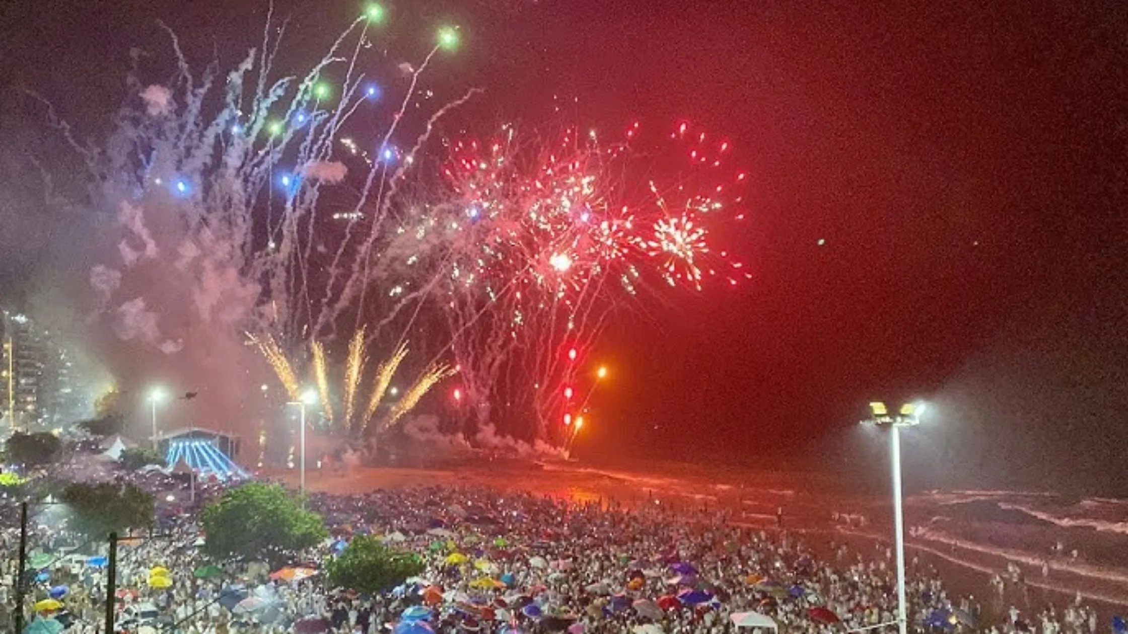 Réveillon Guarapari ES 2026: festas, queima de fogos e onde passar a virada