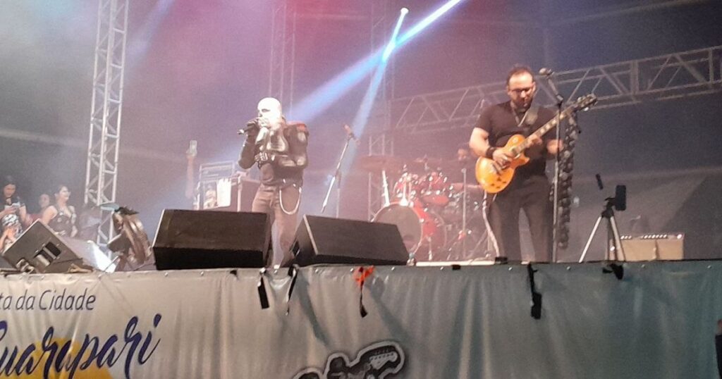 Moto Rock Guarapari 2025 reúne motoclubes e bandas de rock na Praia do Morro. Confira a programação completa e venha viver essa experiência única!