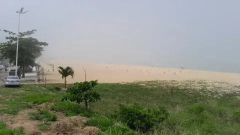 Neblina em Meaípe, Enseada Azul e Nova Guarapari surpreende neste domingo