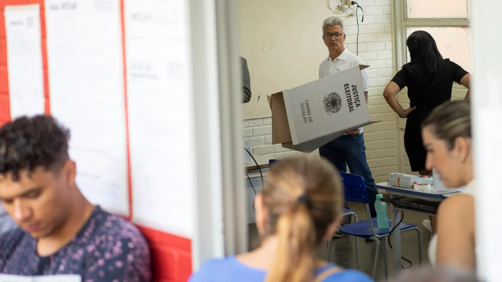 Movimento em local de votação no 2º turno de 2022, no Gama (DF); imagem ilustrativa da matéria sobre locais de votação em Marataízes